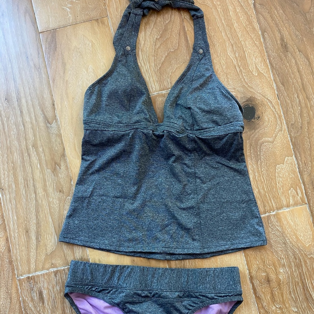 Like new Athleta tankini, small